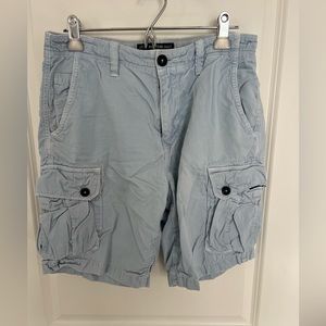 AMERICAN EAGLE CLASSIC CARGO SHORTS!!